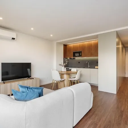 196 Andrade Corvo Collection By Minhos Guest