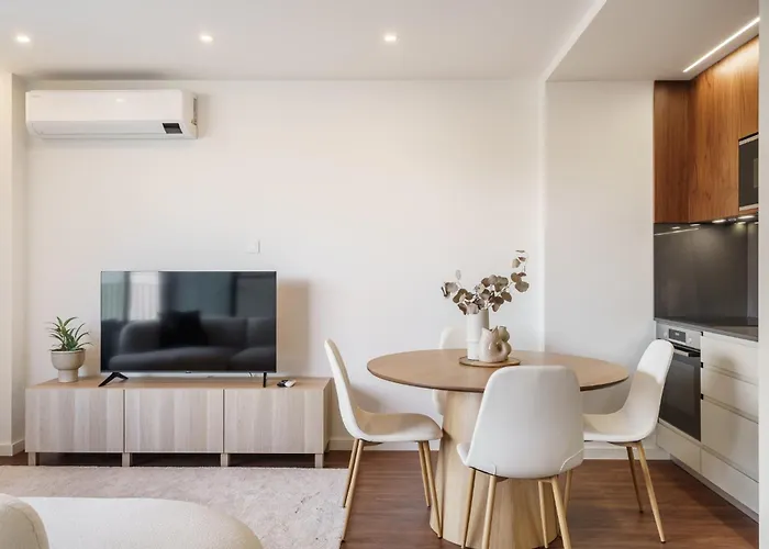 196 Andrade Corvo Collection By Minhos Guest Braga