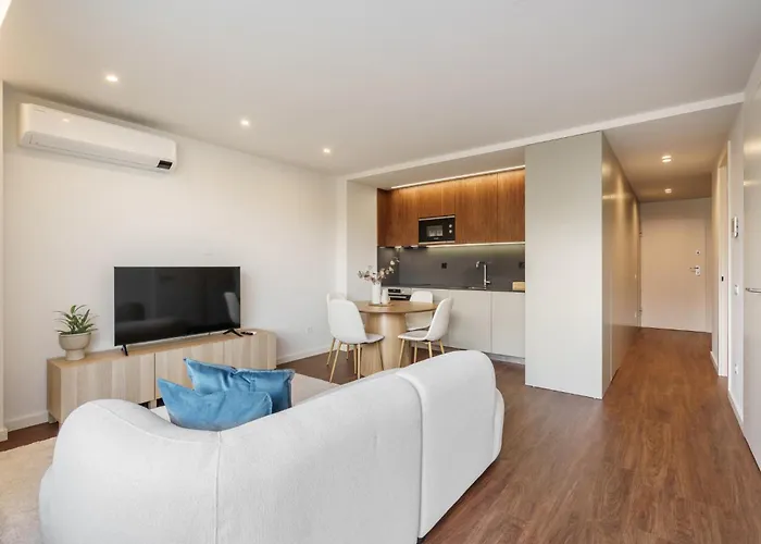 196 Andrade Corvo Collection By Minhos Guest